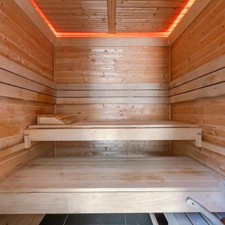 Cosy Guest With Sauna And Garden * デ ハーン