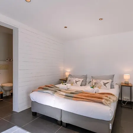 Cosy Guest With Sauna And Garden * De Haan